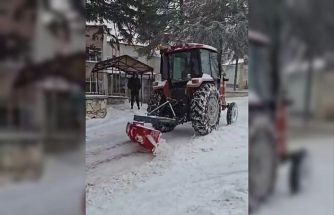 Elazığlı duyarlı vatandaşlardan karla mücadelede ekiplere destek