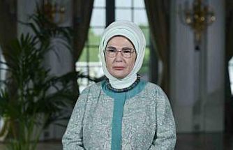 Emine Erdoğan, yıl boyunca katıldığı programlarda İsrail’in Gazze’de uyguladığı soykırıma dikkat çekerek zulmün sona ermesi için uluslararası topluma çağrılarda bulundu