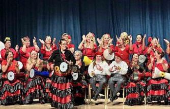 Engelli bireyler, darbuka ritim grubunun konseriyle eğlendi