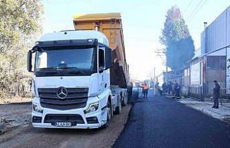 Erenler’de iki mahallede asfalt serim çalışmaları sürüyor