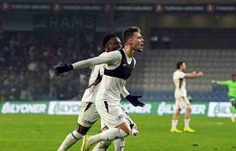 Ernest Muçi Beşiktaş’ı bekliyor