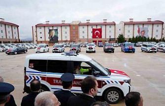 Erzincan’da emniyet ve jandarmaya 122 yeni hizmet aracı teslim edildi