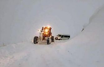 Erzincan’da kar ve tipi nedeniyle 341 köy yolu ulaşıma kapandı