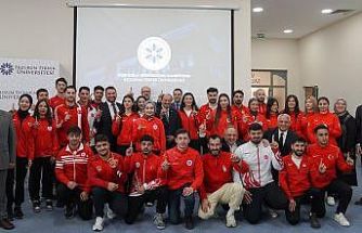 ETÜ, üniversiteler ligindeki şampiyonluğunu basın buluşmasıyla kutladı