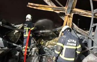 Fabrika yangını için Sivas’tan Kırıkkale’ye giden itfaiye ekipleri, söndürme çalışmalarına destek verdi