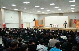 Fakirullahoğlu’ndan 15 Temmuz Şehitleri Anadolu İHL’de konferans