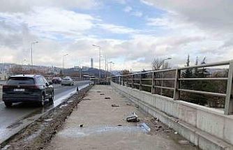 Fatih Köprüsü’ndeki açık inşaat alanı, ana arterdeki trafiği tehlikeye sokuyor