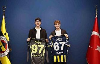 Fenerbahçe, Kamil Efe Üregen ve Kuzey Sapaz ile profesyonel sözleşme imzaladı