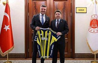 Fenerbahçe’den Bakan Yılmaz Tunç’a hediye edilen formayla ilgili açıklama