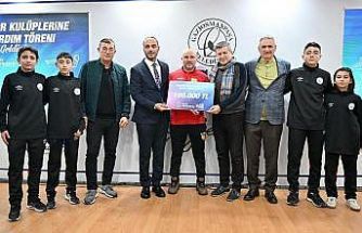 Gaziosmanpaşa Belediyesinden spor kulüplerine 2 buçuk milyon liralık nakdi destek