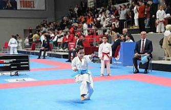 Gaziosmanpaşalı Kaan Ayaz’dan 7 yaşında çifte şampiyonluk