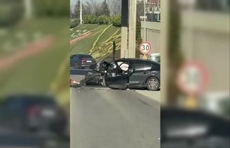 Gişelere çarpan otomobil kullanılamaz hale geldi, 2 kişi ağır yaralandı