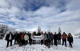 Gümüşhane’de kartpostallık manzara eşliğinde doğa yürüyüşü