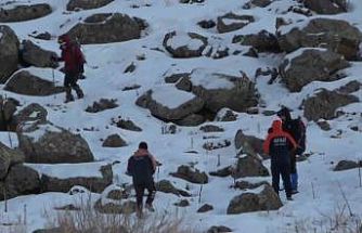 Hasan Dağı’na tırmanan 2 üniversite öğrencisi dağda mahsur kaldı