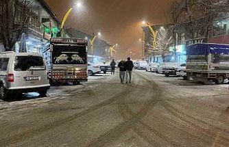Hasköy’e mevsimin ilk karı yağdı