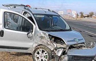 Hastaneden dönen karı koca kaza yapıp hastanelik oldu