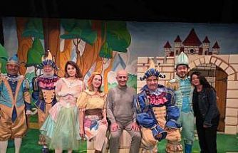 "Her Çocuğa Bir Tiyatro, Her Kalbe Kitap Sevgisi"