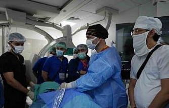 "İğneyle" tümör tedavisine uluslararası ilgi: Canlı canlı izlediler