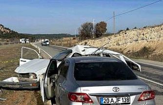 İki otomobilin çarpıştığı kazada yaşlı çift hayatını kaybetti