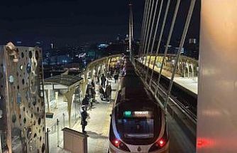 İstanbul’da metro arızası: Seferler aksadı, duraklarda yoğunluk oluştu