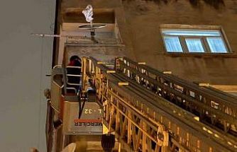 İtfaiye eve merdiven uzatarak girdi, çocuğun uyuduğu ortaya çıktı