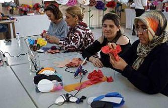 Kadınlar büyükşehir belediyesinin atölyelerinde meslek öğreniyor