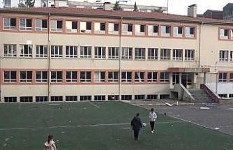 Kahramanmaraş’ta yarım asırlık okul yıkılmayı bekliyor