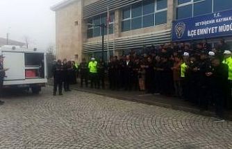 Kalp krizi geçiren polis memuru hayatını kaybetti