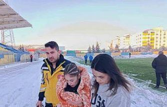 Kar ve soğuğa rağmen Ağrı Kadın Futbol Takımı’ndan 4 gollü galibiyet