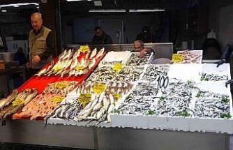 Karadeniz’de hamsi bereketi yaşanıyor