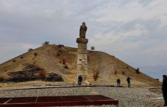 Karakuş Tümülüsü’nde aydınlatma çalışmaları incelendi