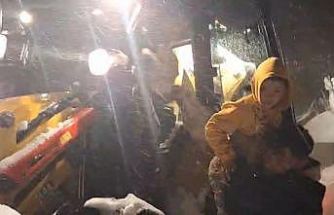 Kardan yolu kapanan köyde rahatsızlanan çocuğun imdadına ekipler yetişti