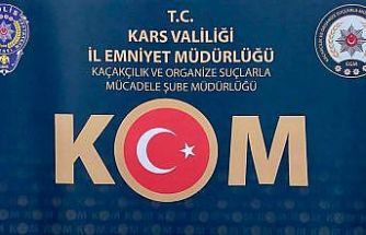 Kars merkezli 3 ilçede silah tacirlerine operasyon: Çok sayıda silah ve mühimmat ele geçirildi