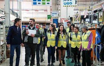 Karsan’dan meslek liselerindeki kız öğrencileri iş hayatına hazırlayacak hamle