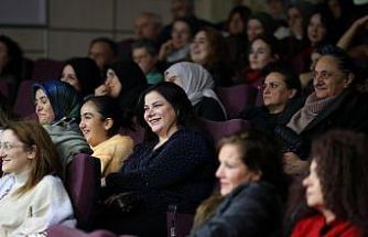 Kartepe’de tiyatro şöleni