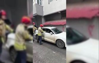 Kaynarca’da araç içinde mahsur kalan çocuk itfaiye tarafından kurtarıldı