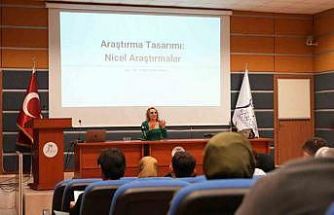 KBÜ’de tez yazım seminerlerinde beşinci hafta tamamlandı