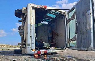 Kilis-Hatay karayolunda panelvanla cip çarpıştı: 3 yaralı