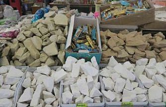 Kırgızistan’da vitamin ve mineral kaynağı olarak tüketilen toprak: Gulboto