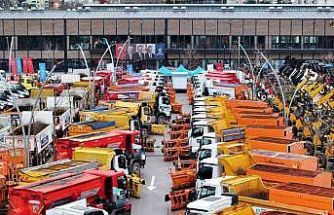 Kocaeli’de 265 milyon liralık 42 yeni iş makinesi hizmete girdi