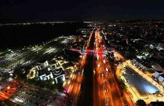 Kocaeli’nin sosyal yaşam alanları gece ışıklarıyla renkleniyor