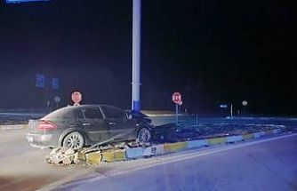 Konya’da otomobil refüje çıktı: 3 yaralı