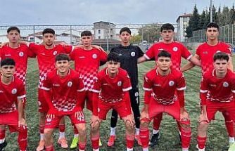 Körfez Gençlerbirliği U18 takımı liderliğini sürdürdü