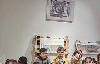 Körfez’de ilkokul öğrencileri Hereke halısının yapım aşamalarını inceledi
