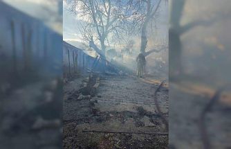 Korkuteli’nde yanan ev kullanılamaz hale geldi