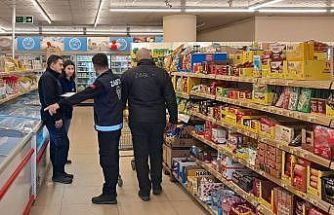 Köşk’te zincir marketlere etiket ve son kullanma tarihi denetimi
