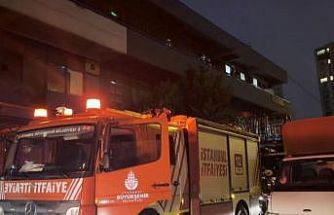 Küçükçekmece’de bir iş yerinin havalandırma bacasında yangın
