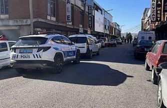 Kunduracıda kavga: 1 kişi bıçaklandı