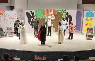 Kütahya’da "Bir Dürüstlük Hikâyesi" adlı çocuk tiyatrosu öğrencilerle buluştu