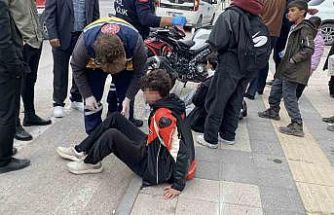 Liseli öğrencilerin motosiklet gezintisi hastanede son buldu: 3 yaralı